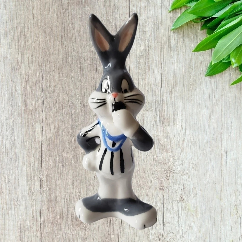 Vintage Looney Tunes Taz and Bugs Bunny Salt and Pepper Shakers - Picture 4 of 11